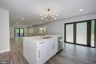 2429 Sunnyhill Ave, Monroe Township, NJ 08094 - Photo 9