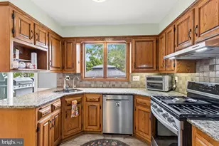 113 Howard Dr, Monroe Township, NJ 08094 - Photo 9