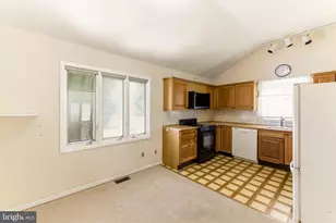 63 Pleasant Valley Dr, West Deptford Township, NJ 08096 - Photo 5