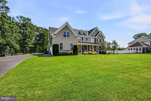 704 Rachel Dr, Franklin Township, NJ 08322 - Photo 1