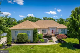 102 Karenlynn Dr, Franklin Township, NJ 08322 - Photo 1