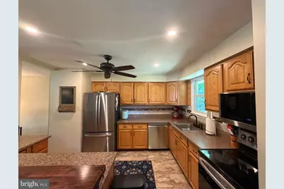 1080 Bennett Drive, Woodbury, NJ 08096 - Photo 5