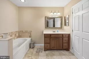 92 Lauren Way, Franklin Township, NJ 08322 - Photo 45