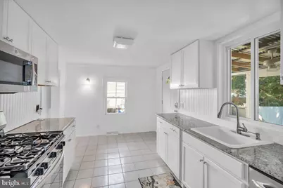 64 E Centre Street, Woodbury, NJ 08096 - Photo 9