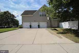 804 Monet Ct, Monroe Township, NJ 08094 - Photo 49