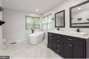 1052 Bonnie Blue Cir, Monroe Township, NJ 08094 - Photo 9
