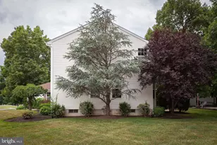 1052 Bonnie Blue Cir, Monroe Township, NJ 08094 - Photo 3