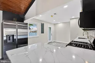 306 May Ct, West Deptford, NJ 08096 - Photo 5
