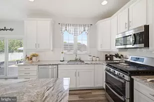 765 Devonshire Dr, Monroe Township, NJ 08094 - Photo 11