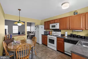 629 Panama Ct, Monroe Township, NJ 08094 - Photo 3