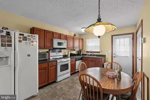 629 Panama Ct, Monroe Township, NJ 08094 - Photo 5