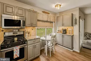 437 Longfellow Dr, Monroe Township, NJ 08094 - Photo 11