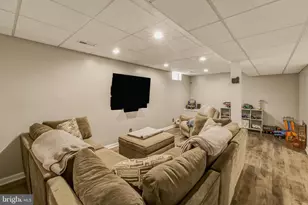 437 Longfellow Dr, Monroe Township, NJ 08094 - Photo 19