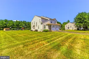 437 Longfellow Dr, Monroe Township, NJ 08094 - Photo 25