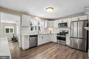 421 Prosser Ave, Monroe Township, NJ 08094 - Photo 5