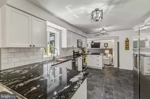 33 Gray Birch Rd, Washington Township, NJ 08012 - Photo 3