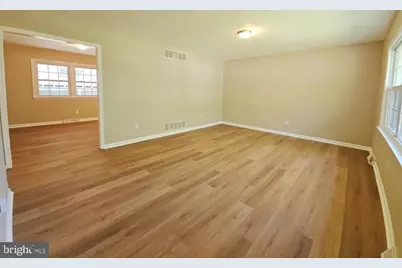 107 N Green Street, Clayton, NJ 08312 - Photo 5