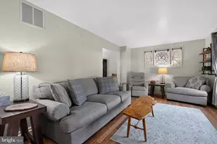 381 Bryn Mawr Dr, Monroe Township, NJ 08094 - Photo 9