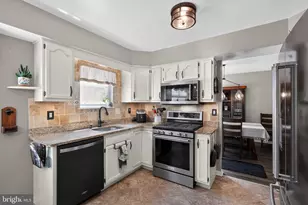 381 Bryn Mawr Dr, Monroe Township, NJ 08094 - Photo 19