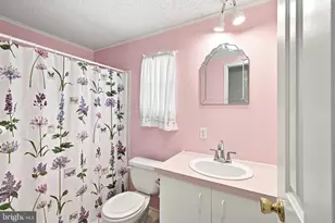 209 Sunnyside Ln, Monroe Township, NJ 08094 - Photo 9