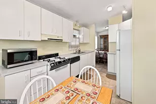 209 Sunnyside Ln, Monroe Township, NJ 08094 - Photo 5