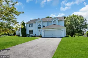 1055 Huntingdon Dr, Monroe Township, NJ 08094 - Photo 3