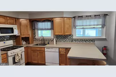 301 Overbrook Avenue, Glassboro, NJ 08028 - Photo 9