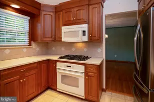 223 Champion Way, Sewell, NJ 08080 - Photo 9