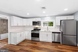 2105 Lakeside Dr, Monroe Township, NJ 08094 - Photo 5