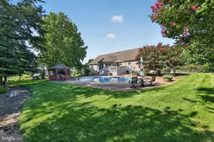 15 Skyline Cir, Sewell, NJ 08080 - Photo 3