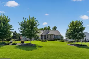 15 Skyline Cir, Sewell, NJ 08080 - Photo 1