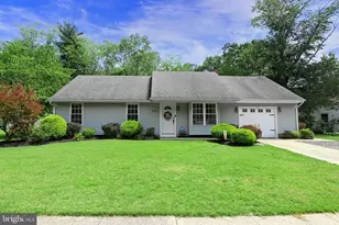 570 Greenbriar Dr, Monroe Township, NJ 08094 - Photo 1