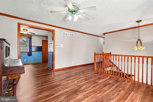 19 Gilbert Ct, Monroe Township, NJ 08094 - Photo 5