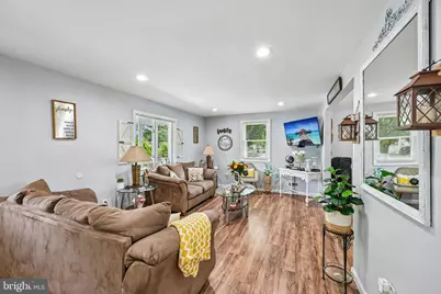 348 W Washington Street, Paulsboro, NJ 08066 - Photo 9