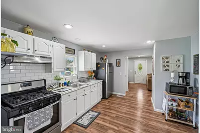 348 W Washington Street, Paulsboro, NJ 08066 - Photo 17