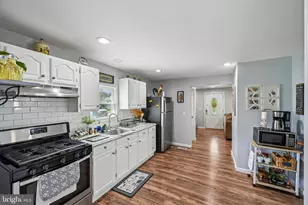348 W Washington St, Paulsboro, NJ 08066 - Photo 17