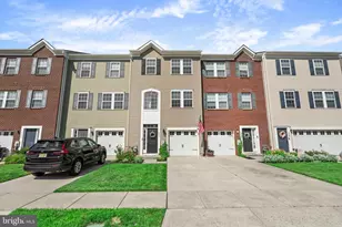 425 Dogwood Dr, Woodbury, NJ 08096 - Photo 1
