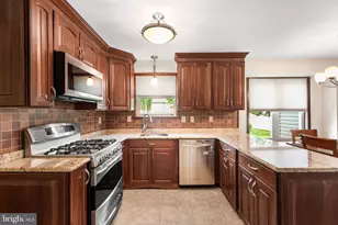 8 Williamsburg Ct, Sewell, NJ 08080 - Photo 7