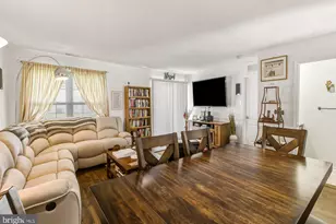 309 Martinique Dr, Monroe Township, NJ 08094 - Photo 5