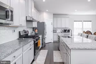 241 Amesbury Blvd, Woolwich Township, NJ 08085 - Photo 9
