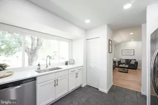 411 Greenview Rd, Blackwood, NJ 08012 - Photo 17