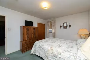 275 Essex Ave, West Deptford, NJ 08086 - Photo 17