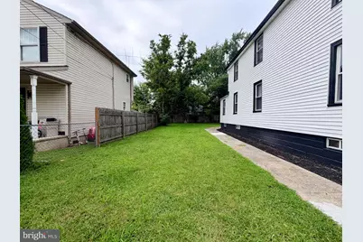19 W Madison Street, Paulsboro, NJ 08066 - Photo 3