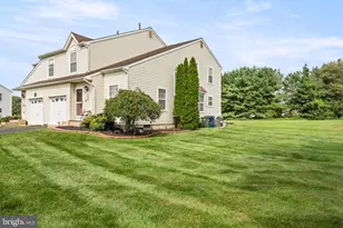 435 Longfellow Dr, Monroe Township, NJ 08094 - Photo 3