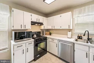 435 Longfellow Dr, Monroe Township, NJ 08094 - Photo 13