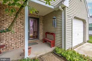 722 Bordeaux Ct, Monroe Township, NJ 08094 - Photo 5