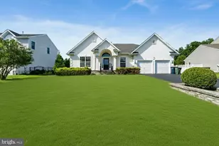 1437 Cranleigh Ln, Monroe Township, NJ 08094 - Photo 1