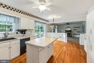 2 Trafalger Ct, Sewell, NJ 08080 - Photo 9