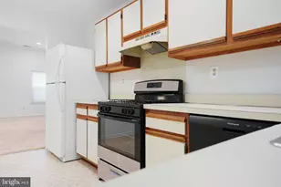 313 Martinique Dr, Monroe Township, NJ 08094 - Photo 11