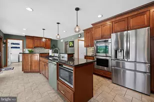 102 Holly Ct, Harrison Township, NJ 08062 - Photo 9